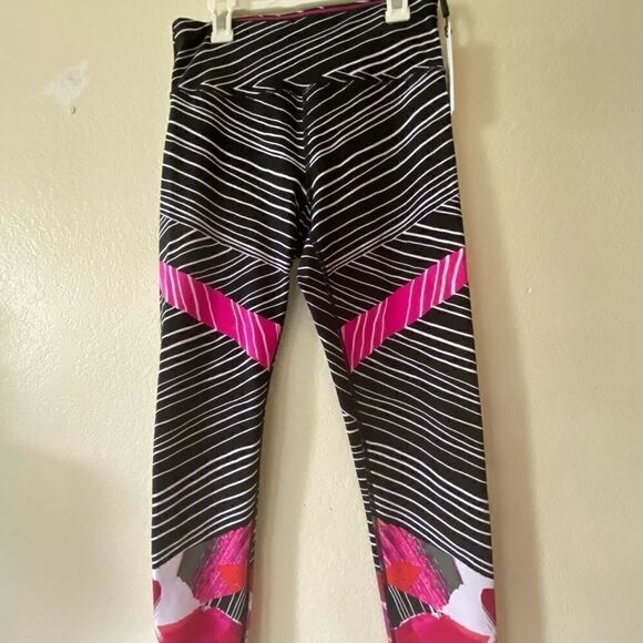 NWT Calvin Klein Performance Cropped  Leggings - Picture 9 of 10